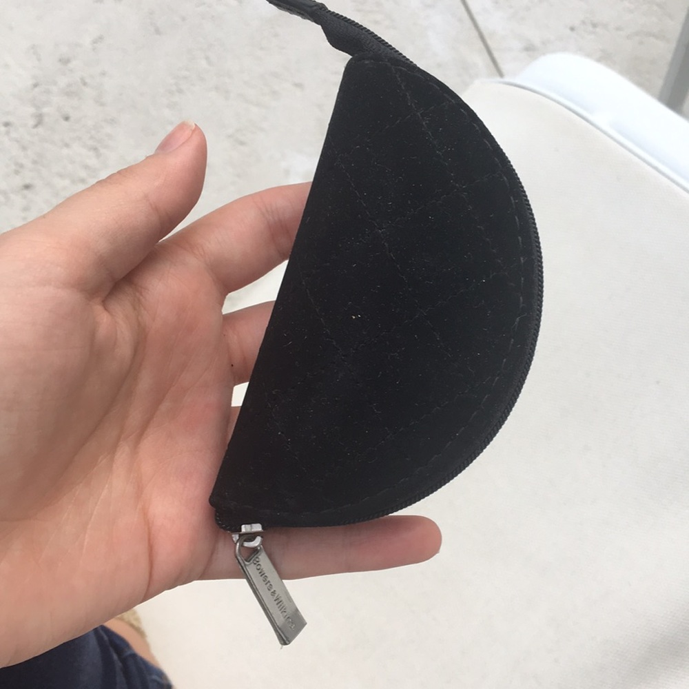 Bowers and Wilkins Earbud Case